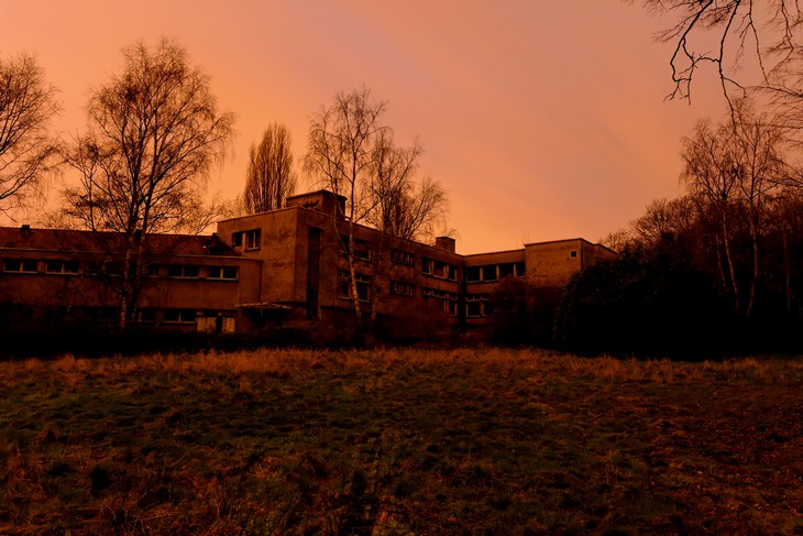 sanatorium-by-night-180108-2.jpg