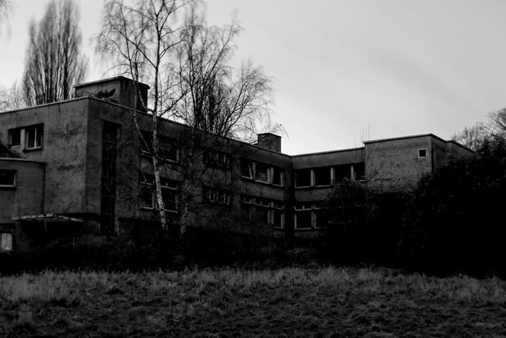 sanatorium-by-night-180108-3.jpg